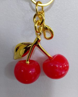 LLAVERO DE CEREZA CHAPA DE ORO$195