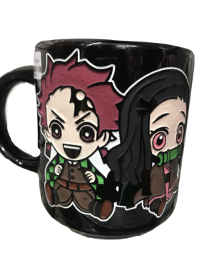 TAZA NEGRA TANJIRO Y NEZUKO $245