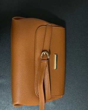 BOLSA AZUL CIELO CON NUDO Y CORREA $580