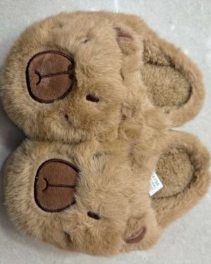 PANTUFLAS DE CAPIBARA CAFE CLARO $299