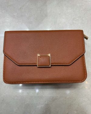 BOLSA GRACE CUADRADA CON HEVILLA EN FORMA DE GATO $350