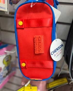 LAPICERA CHENSO COLOR ROJA Y AZUL CON DOS COMPARTIMENTOS Y LETRAS EN EL CENTRO $380